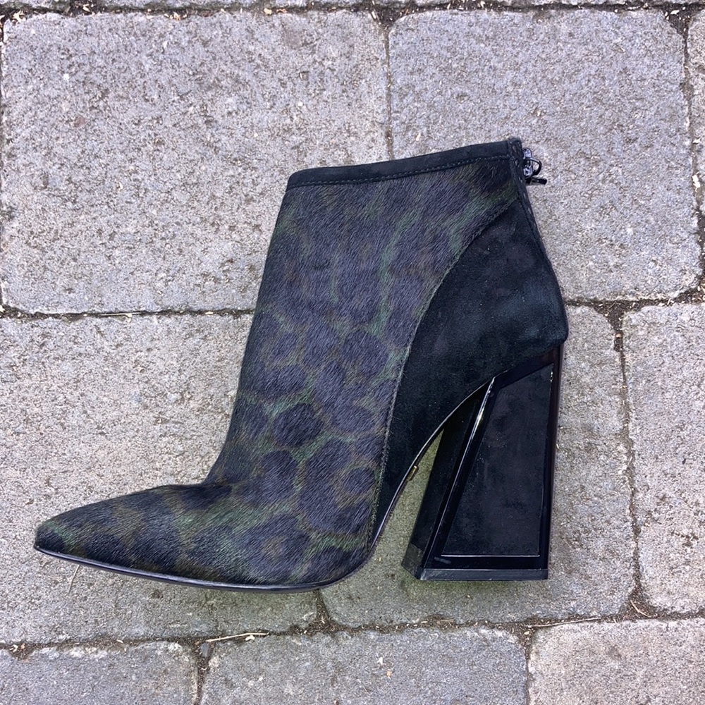 KAT MACONIE leopard print ankle boots size 6